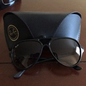 Black ray ban sunglasses